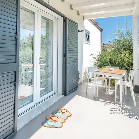 Bed & Breakfast Lo&g Lascari